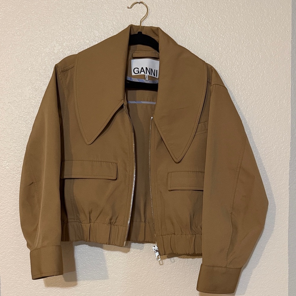 Ganni Tan Cropped Jacket with Wide Collar - Picture 6 of 6